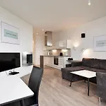 6 Person In Apartment