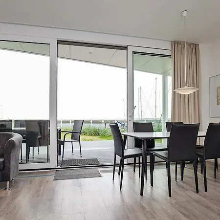 6 Person In Apartamento