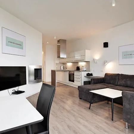 6 Person In Apartamento