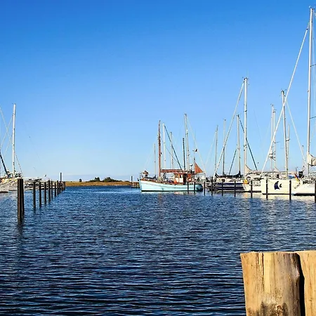 6 Person In Apartamento