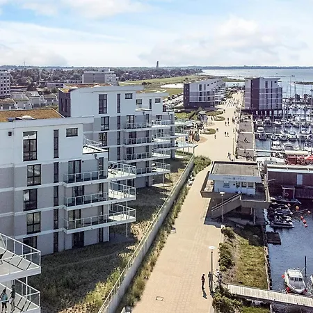 6 Person In Apartamento