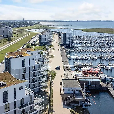 6 Person In Apartamento