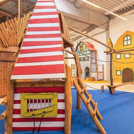 6 Person In Apartamento